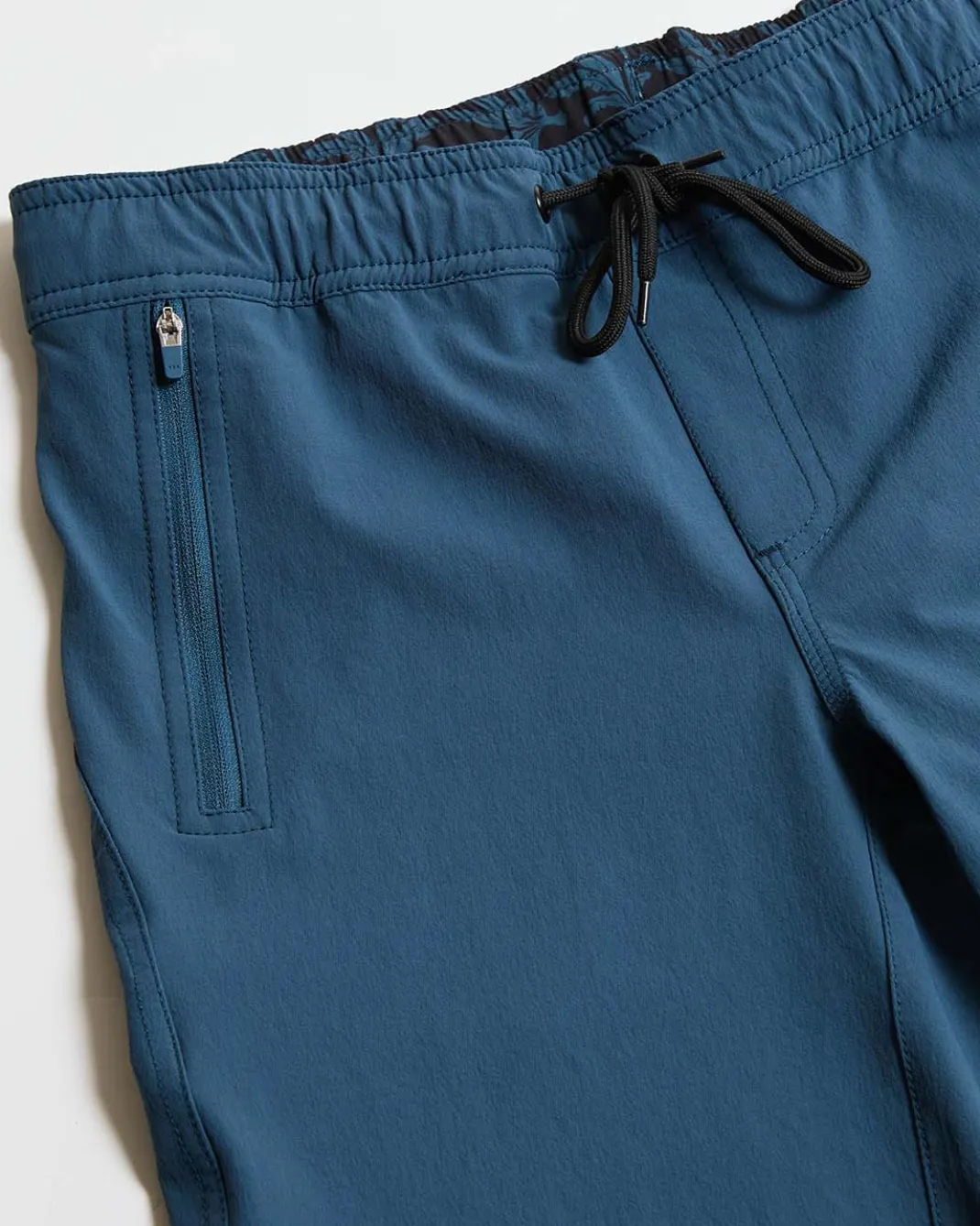 Youth Gravity Shorts | Maverick