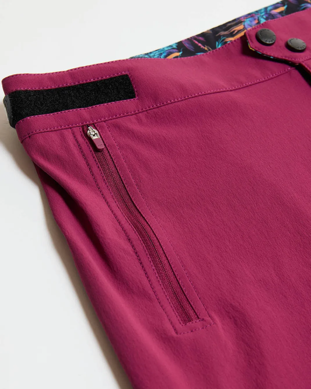 Womens Gravity Shorts | Sangria