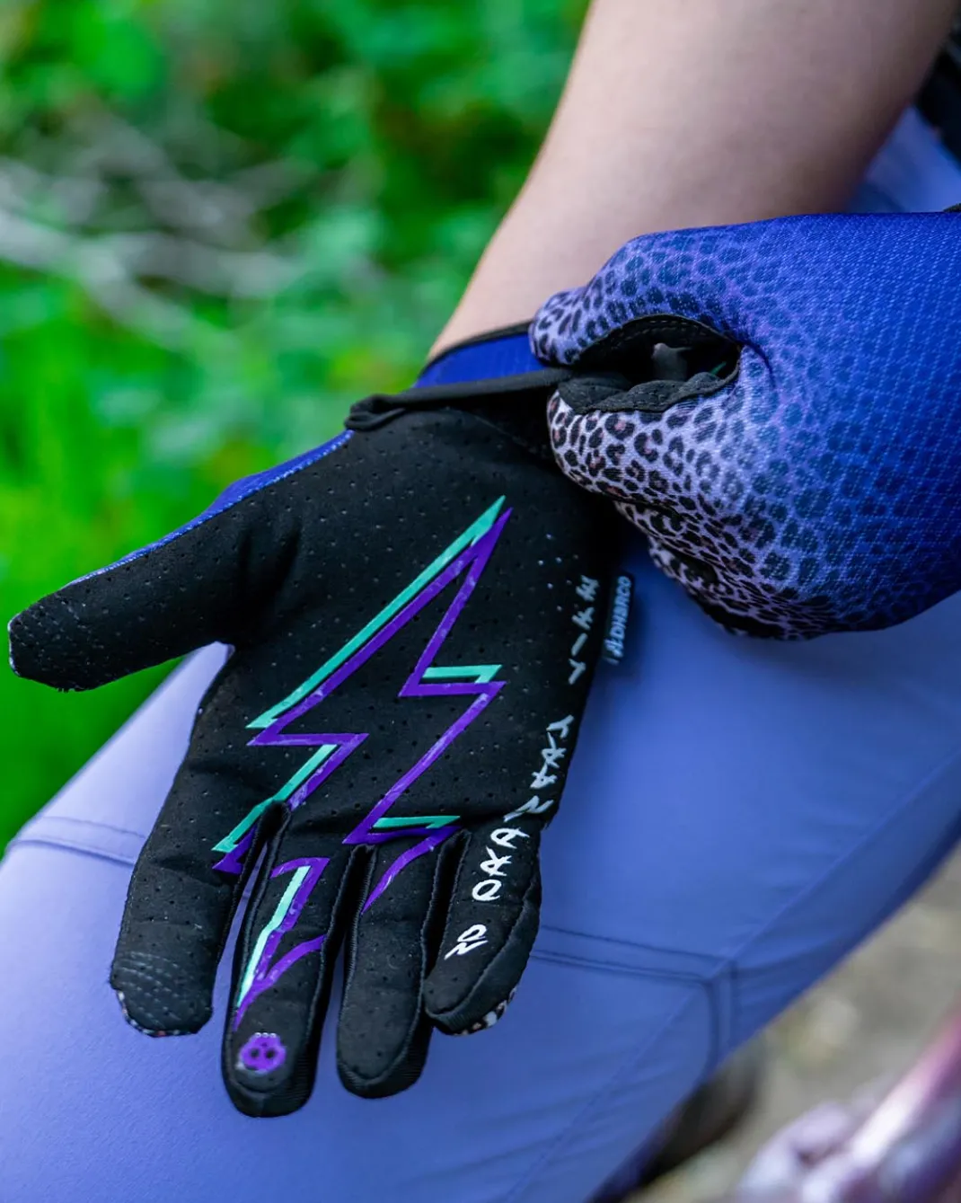 Womens Race Glove | Purple Leopard