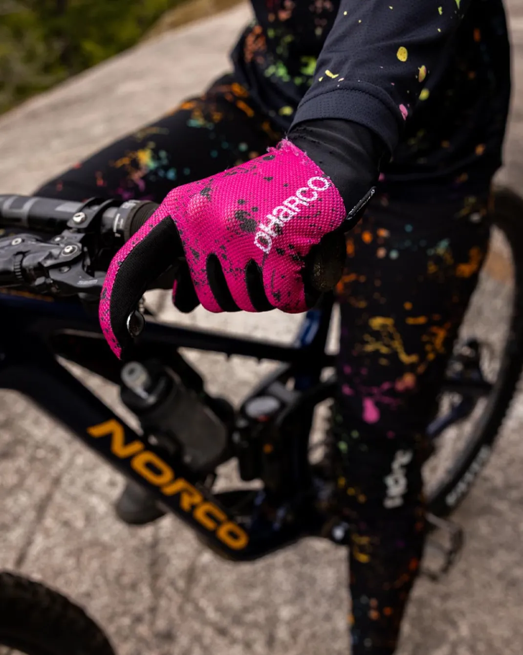 Womens Trail Glove | Chili Peppers